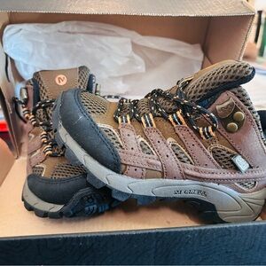 Merrell boy boots size 11